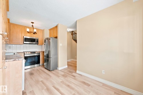 #41 4707 126 Av Nw, Edmonton, AB - Indoor Photo Showing Kitchen