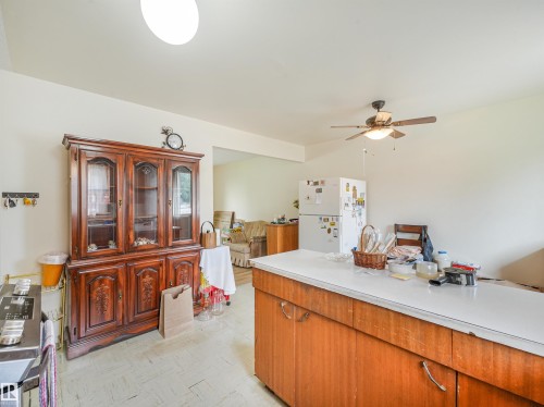 6206 132 Avenue Nw, Edmonton, AB - Indoor Photo Showing Other Room