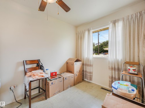 6206 132 Avenue Nw, Edmonton, AB - Indoor