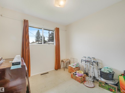 6206 132 Avenue Nw, Edmonton, AB - Indoor