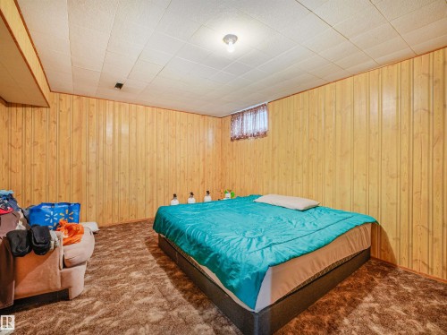 6206 132 Avenue Nw, Edmonton, AB - Indoor Photo Showing Bedroom