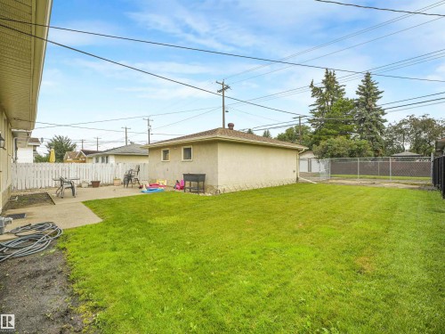 6206 132 Avenue Nw, Edmonton, AB - Outdoor With Backyard