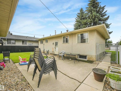 6206 132 Avenue Nw, Edmonton, AB - Outdoor