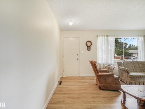 6206 132 Avenue Nw, Edmonton, AB - Indoor Photo Showing Other Room