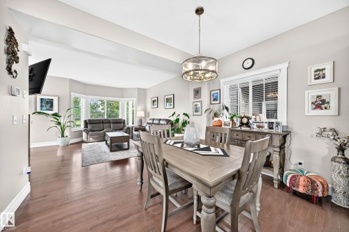 301 Sheridan Way, Leduc, AB - Indoor Photo Showing Dining Room