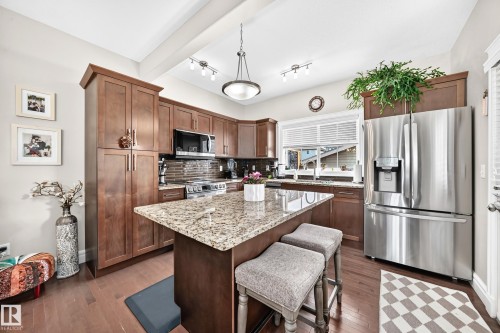 301 Sheridan Way, Leduc, AB - Indoor Photo Showing Kitchen With Upgraded Kitchen