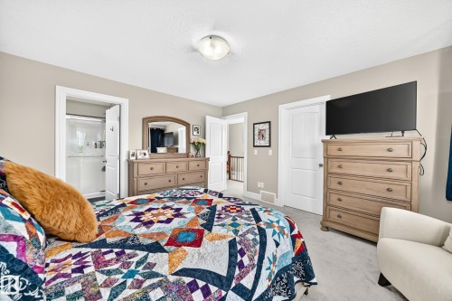 301 Sheridan Way, Leduc, AB - Indoor Photo Showing Bedroom