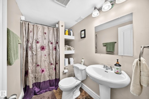 301 Sheridan Way, Leduc, AB - Indoor Photo Showing Bathroom