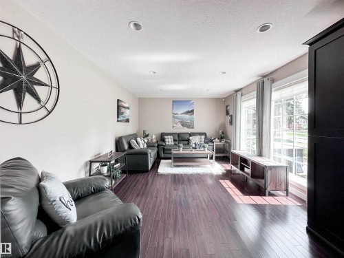 71 Lancaster Crescent, St. Albert, AB - Indoor Photo Showing Living Room