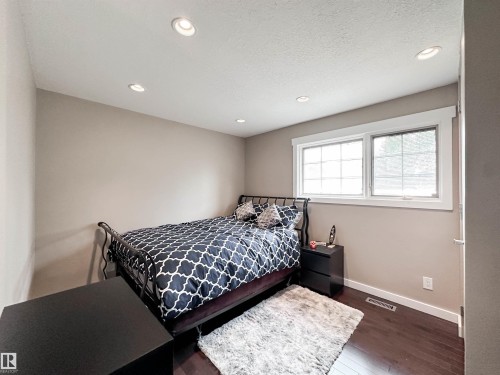 71 Lancaster Crescent, St. Albert, AB - Indoor Photo Showing Bedroom