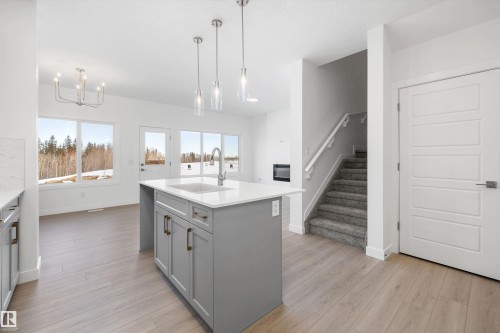 4178 Kinglet Drive Nw, Edmonton, AB - Indoor Photo Showing Kitchen