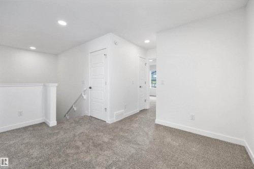4178 Kinglet Drive Nw, Edmonton, AB - Indoor Photo Showing Other Room