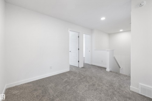 4178 Kinglet Drive Nw, Edmonton, AB - Indoor Photo Showing Other Room