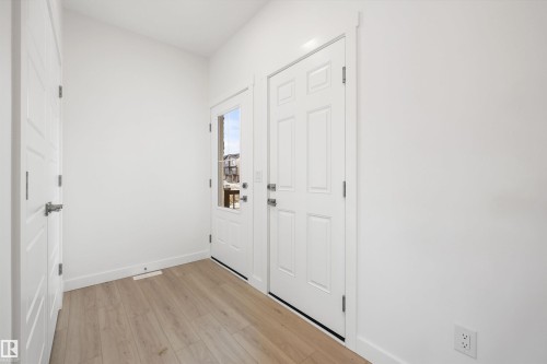 4178 Kinglet Drive Nw, Edmonton, AB - Indoor Photo Showing Other Room