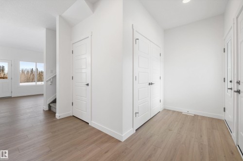 4178 Kinglet Drive Nw, Edmonton, AB - Indoor Photo Showing Other Room