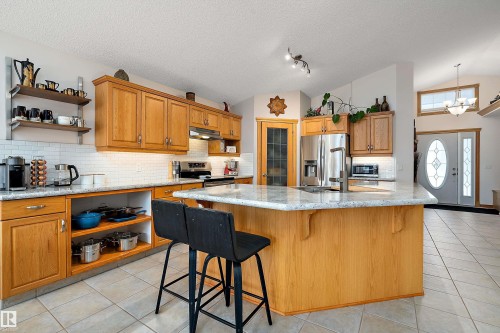 1 Linksview Cl, Spruce Grove, AB - Indoor Photo Showing Kitchen