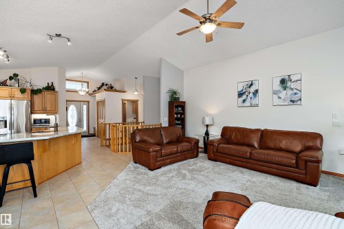 1 Linksview Cl, Spruce Grove, AB - Indoor