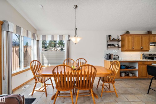 1 Linksview Cl, Spruce Grove, AB - Indoor Photo Showing Dining Room