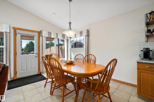 1 Linksview Cl, Spruce Grove, AB - Indoor Photo Showing Dining Room