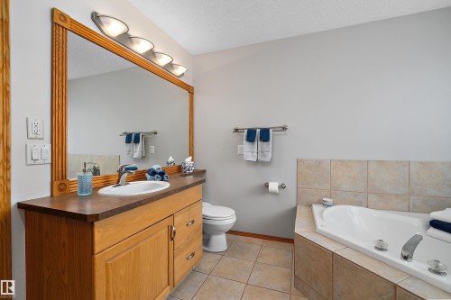 1 Linksview Cl, Spruce Grove, AB - Indoor Photo Showing Bathroom