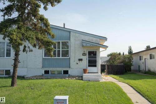 1031 Lakewood Rd North Road NW  Edmonton, AB T6K 3B1