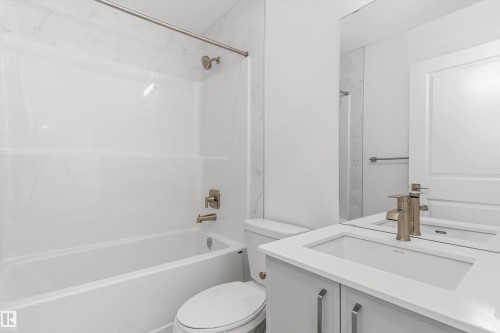 20808 40 Avenue Nw, Edmonton, AB - Indoor Photo Showing Bathroom