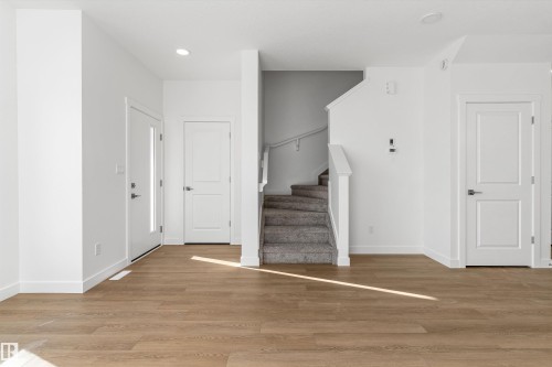 20808 40 Avenue Nw, Edmonton, AB - Indoor Photo Showing Other Room