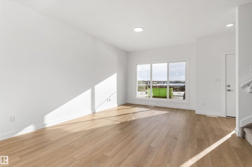 20808 40 Avenue Nw, Edmonton, AB - Indoor Photo Showing Other Room
