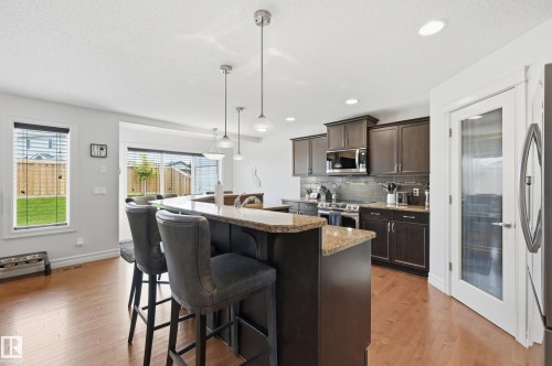 49 Navajo Ln, Fort Saskatchewan, AB - Indoor Photo Showing Kitchen With Stainless Steel Kitchen With Upgraded Kitchen