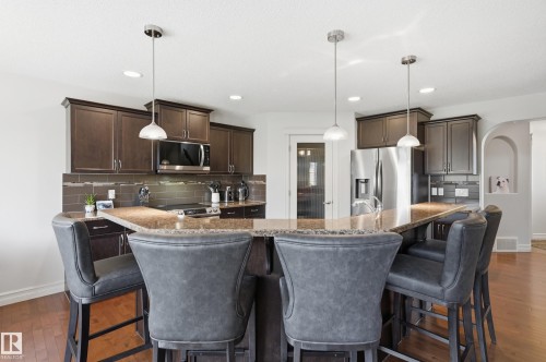 49 Navajo Ln, Fort Saskatchewan, AB - Indoor Photo Showing Kitchen With Stainless Steel Kitchen With Upgraded Kitchen