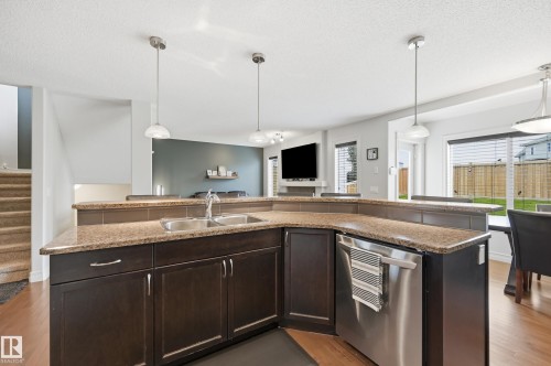 49 Navajo Ln, Fort Saskatchewan, AB - Indoor Photo Showing Kitchen With Double Sink