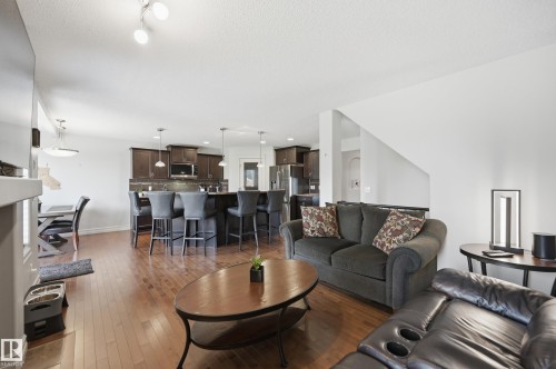 49 Navajo Ln, Fort Saskatchewan, AB - Indoor Photo Showing Living Room