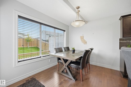 49 Navajo Ln, Fort Saskatchewan, AB - Indoor Photo Showing Dining Room