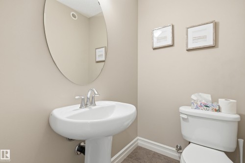 49 Navajo Ln, Fort Saskatchewan, AB - Indoor Photo Showing Bathroom