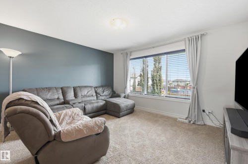49 Navajo Ln, Fort Saskatchewan, AB - Indoor Photo Showing Living Room