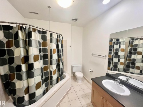 #212 10009 102 Av Nw, Edmonton, AB - Indoor Photo Showing Bathroom