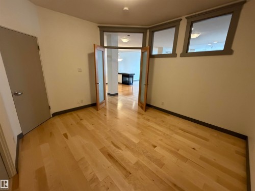 #212 10009 102 Av Nw, Edmonton, AB 