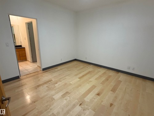 #212 10009 102 Av Nw, Edmonton, AB 