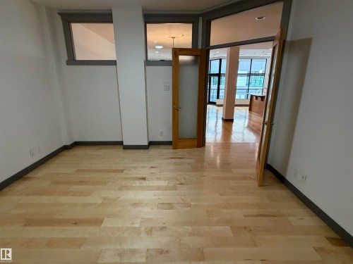 #212 10009 102 Av Nw, Edmonton, AB 