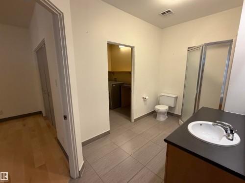 #212 10009 102 Av Nw, Edmonton, AB 