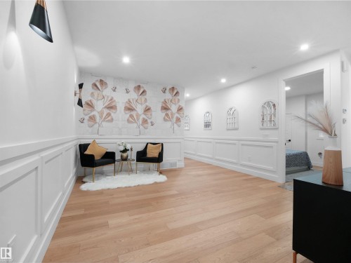 2928 1 Avenue Sw, Edmonton, AB - Indoor Photo Showing Other Room