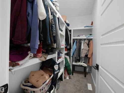 2928 1 Avenue Sw, Edmonton, AB - Indoor With Storage