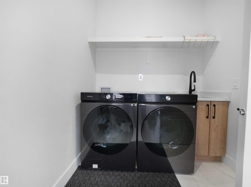 2928 1 Avenue Sw, Edmonton, AB - Indoor Photo Showing Laundry Room