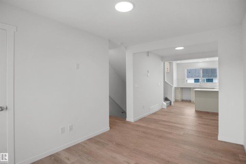 #11 531 Merlin Landing Ld Nw, Edmonton, AB - Indoor Photo Showing Other Room