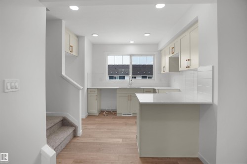 #11 531 Merlin Landing Ld Nw, Edmonton, AB - Indoor