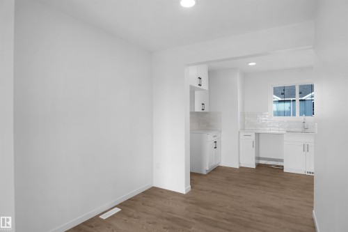 #48 1009 Cy Becker Rd Nw, Edmonton, AB - Indoor