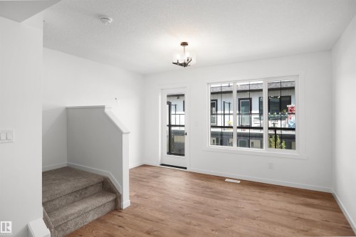 7060 Rosenthal Drive Nw, Edmonton, AB - Indoor Photo Showing Other Room