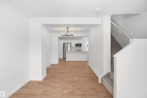 7060 Rosenthal Drive Nw, Edmonton, AB - Indoor