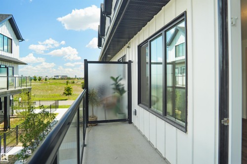 7060 Rosenthal Drive Nw, Edmonton, AB - Outdoor With Exterior