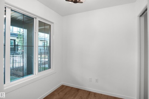 7060 Rosenthal Drive Nw, Edmonton, AB - Indoor Photo Showing Other Room